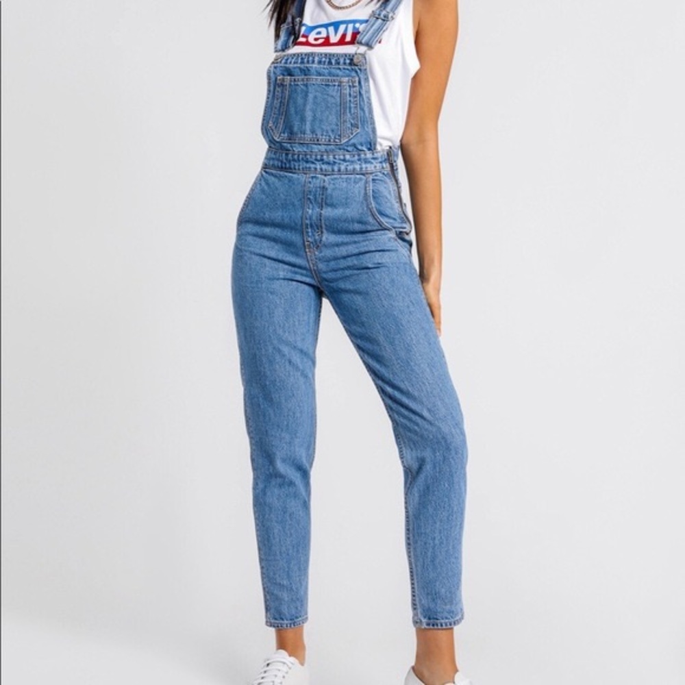 Levi’s Blue Cotton Mom Overalls 28 Medium